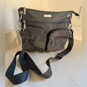 Baggallini Crossbody Bag Gray 3 Zip Pockets